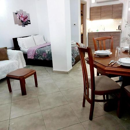 Maria'S Cozy Basement Studio ! Volos Exteriér fotografie