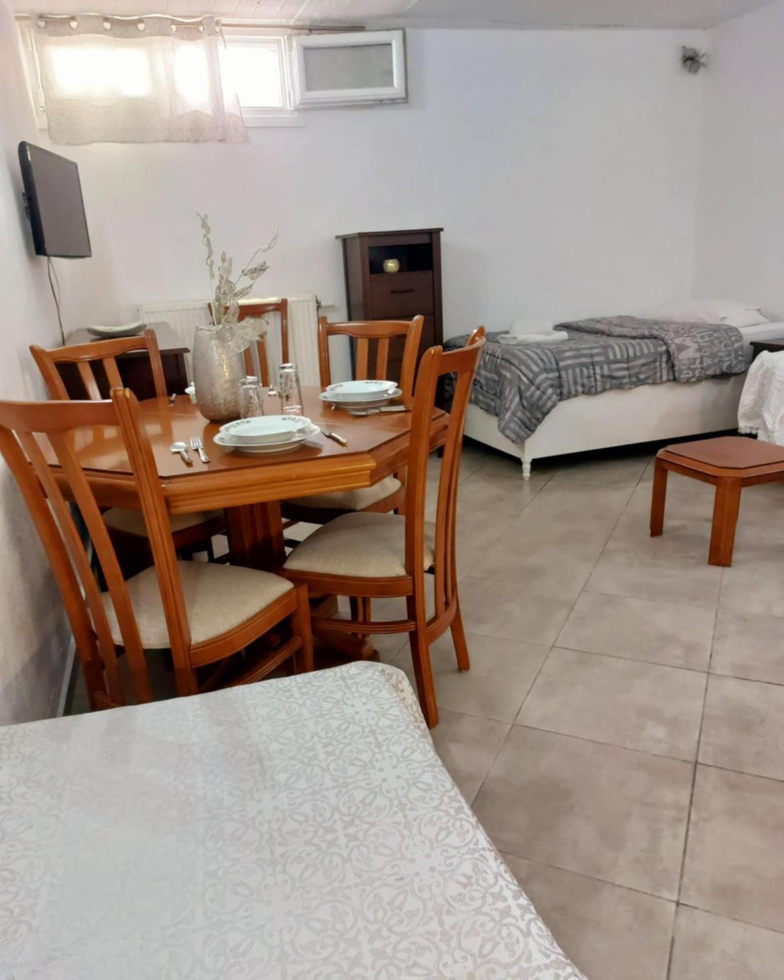 Maria'S Cozy Basement Studio ! Volos Exteriér fotografie
