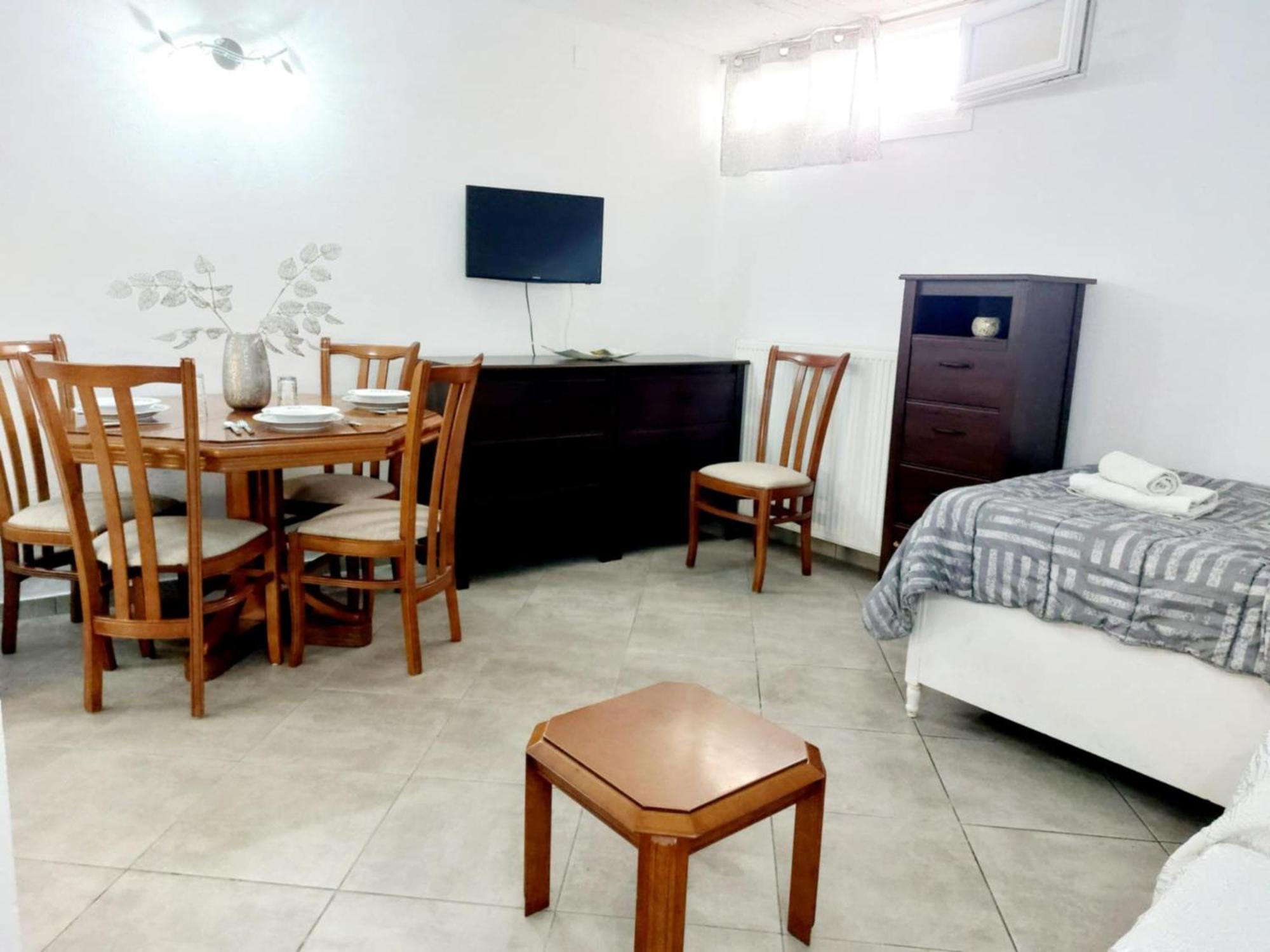 Maria'S Cozy Basement Studio ! Volos Exteriér fotografie